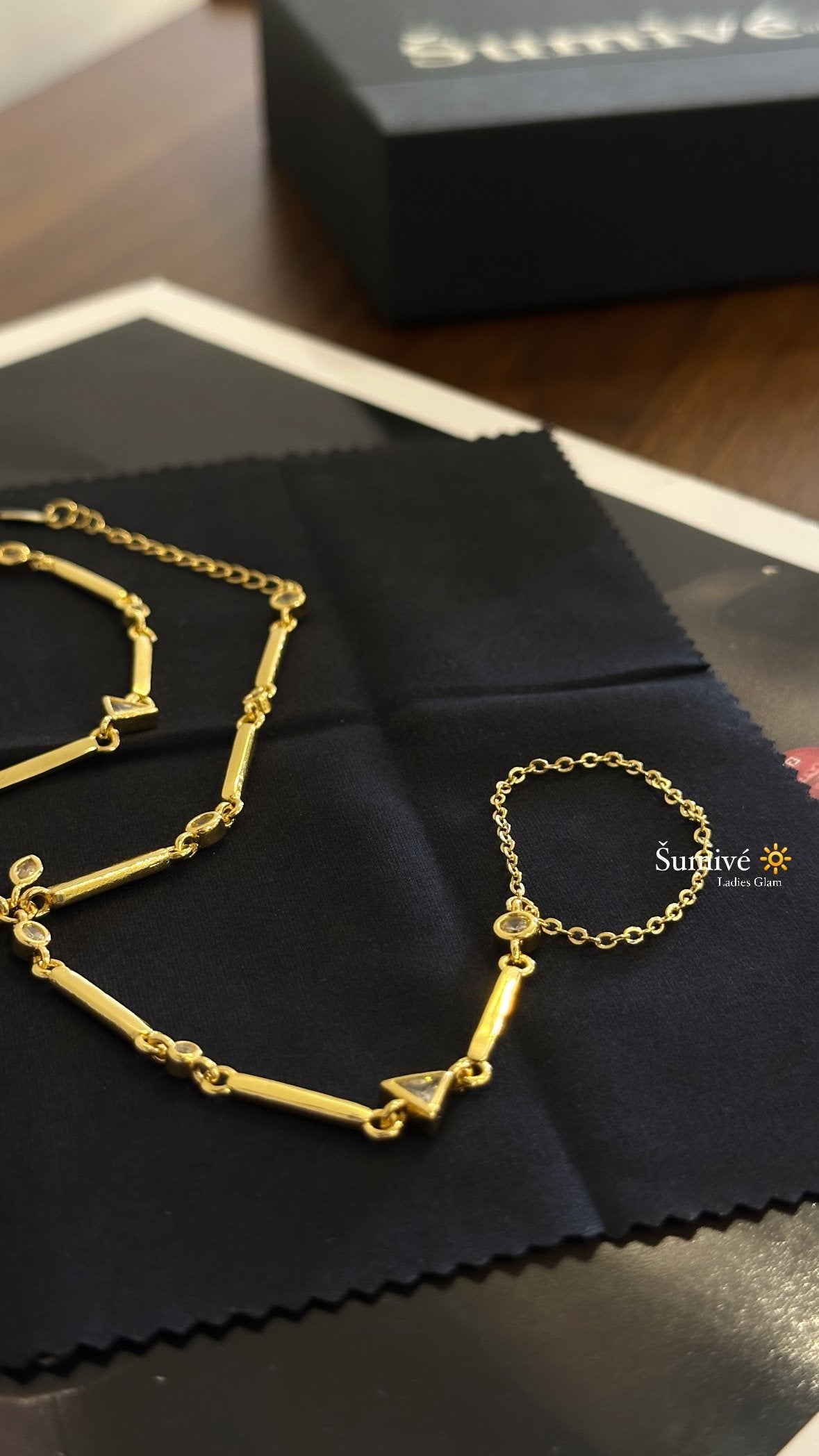 Gold Hand Chain 18K